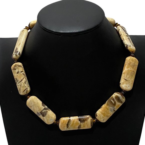 (3-095) NWOT Women's Handmade Rectangle Stone Necklace - Picture 1 of 12